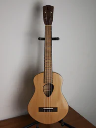 Ukulélé tenor en chêne - Photo #0