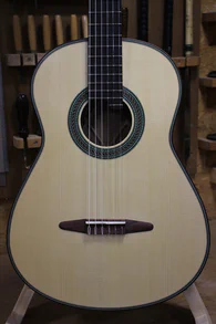 Guitare Classique n° 62 : merisier et épicéa - Photo #3