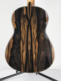 Classical guitar 51 : ebony and spruce - Photo #9