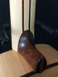 Guitare classique 52 : cèdre, épicéa et érable ondé - Photo #6