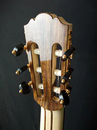 Guitare classique 52 : cèdre, épicéa et érable ondé - Photo #7