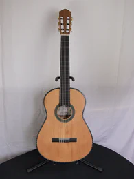 Classical guitar 57 : walnut and cedar - Photo #0