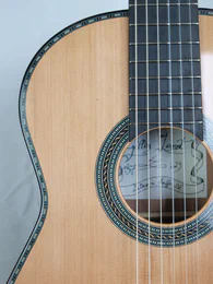 Classical guitar 57 : walnut and cedar - Photo #2