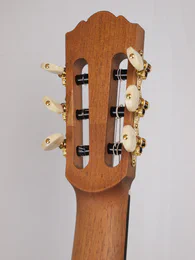 Classical guitar 57 : walnut and cedar - Photo #8