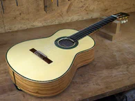 Guitare classique 58 : olivier et épicéa - Photo #0