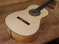 Guitare classique 58 : olivier et épicéa - Photo #1