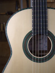 Classical guitar 59 : walnut and spruce - Photo #6