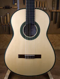 Classical guitar 59 : walnut and spruce - Photo #7