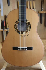 Guitare classique 60 : padouk et cèdre - Photo #11