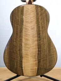 Guitare classique 46 : noyer et épicéa - Photo #2