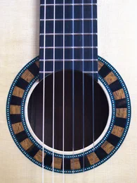 Guitare classique 46 : noyer et épicéa - Photo #5