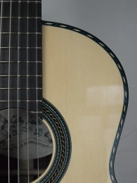 Guitare classique 51 : ébène et épicéa - Preview