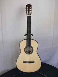 Guitare classique 56 : noyer et épicéa - Photo #0